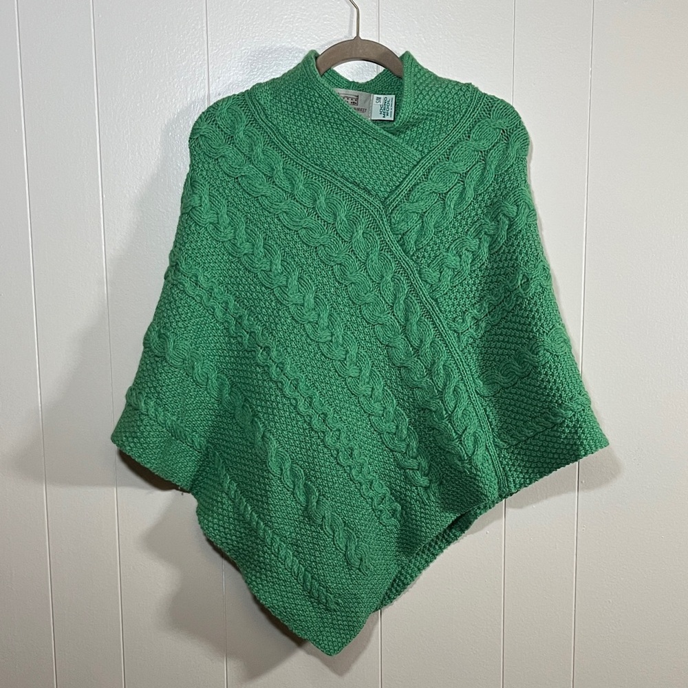 Emerald Cable Knit Women's Poncho